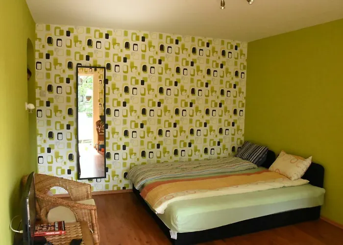 Lovely At דירה *